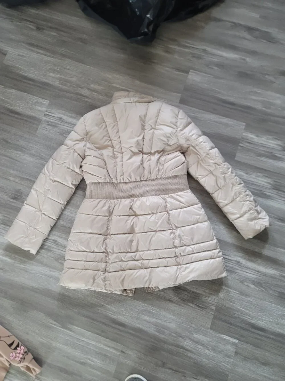 Womens Braetan full zip and botton light beige puffer coat - size XL - no hood